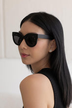 Load image into Gallery viewer, Luxury Oversized Sunglasses | ANEA HILL Manhattan
