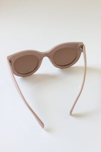 "ANEA HILL Duchess Sunglasses: Fashionable Eyewear for Women!"