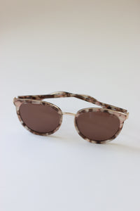 k Soft Pink and Stylish: Anea Hill Lady Sunglasses with Detailed Tortoise Acetate