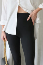 Load image into Gallery viewer, &quot;ANEA HILL Lovely Legging: Effortless Style and Unmatched Comfort&quot;
