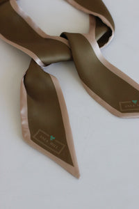 "ANEA HILL Luxury Scarf: Redefining Elegance and Sophistication"