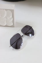 Load image into Gallery viewer, Sail Silver Aviator Sunglasses: luxury sunglasses, dark lenses, exquisite details.

